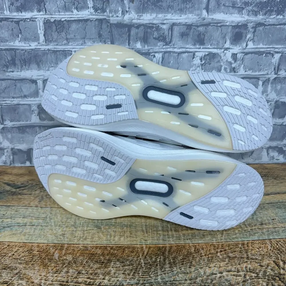 Adidas Ultraboost 5 Running Shoes Triple White ID8813 Mens Size 11.5 New